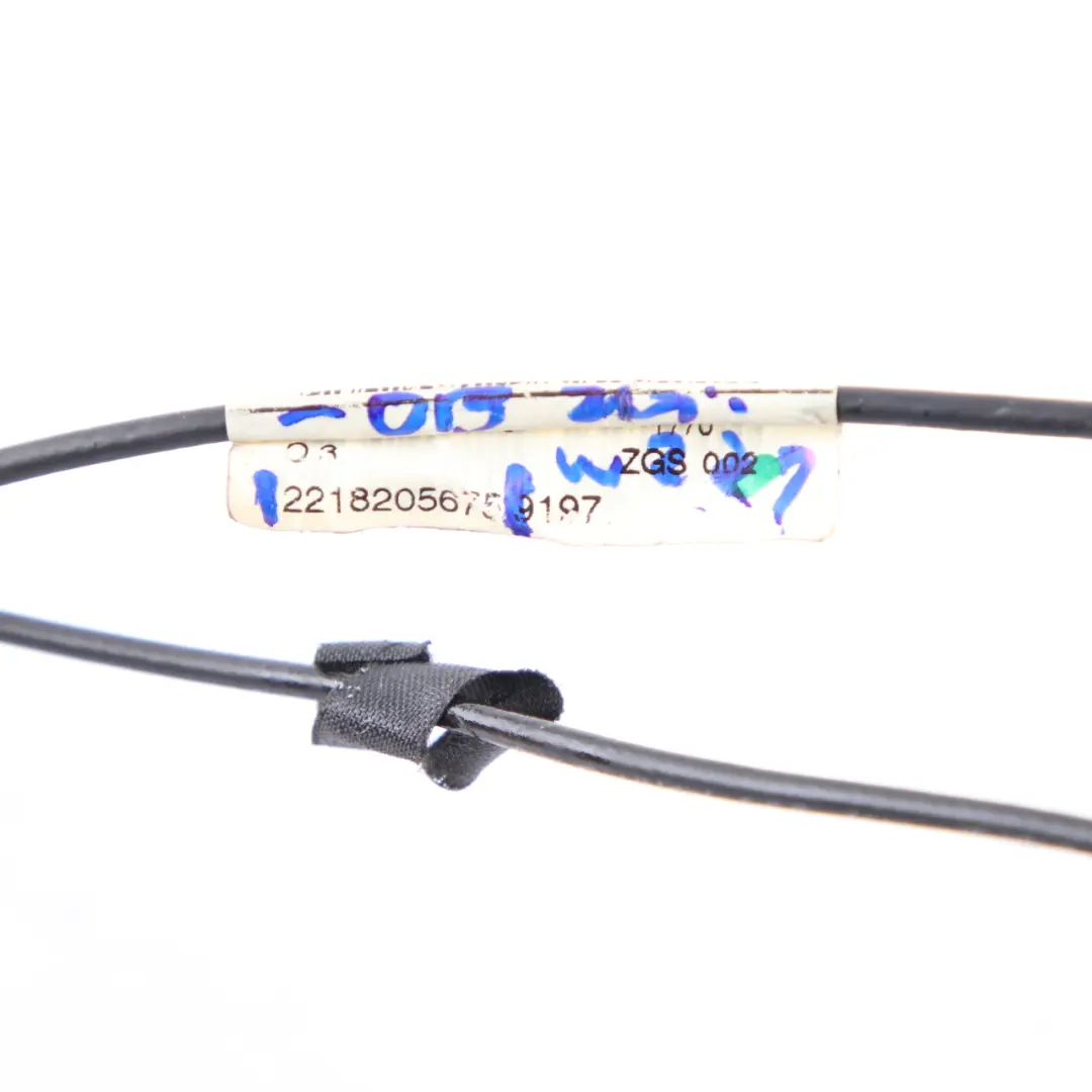 Antenna Da Tetto Aerial Shark Obsidian Black - 197 per Mercedes W221 con numero di parte A2218205675 Mercedes W221 Antenna Da Tetto Aerial Shark Obsidian Black - 197 - SKU A2218205675-OB - Numero di parte A2218205675