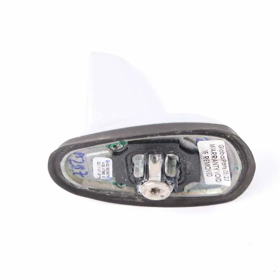Roof Antenna Mercedes W207 W212 Aerial Shark Iridium Silver - 775 to with Part number A2218205975 Roof Antenna Mercedes W207 W212 Aerial Shark Iridium Silver - 775 - SKU A2218205975-IRS - Part number A2218205975