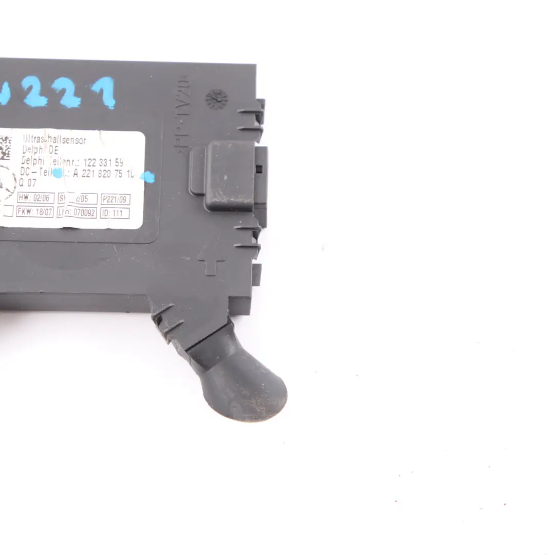 Alarme antivol Unité détection mouvement ultrasons pour Mercedes W221 à propos du numéro de pièce A2218207510 Mercedes W221 Alarme antivol Unité détection mouvement ultrasons - SKU A2218207510 - Numéro de pièce A2218207510