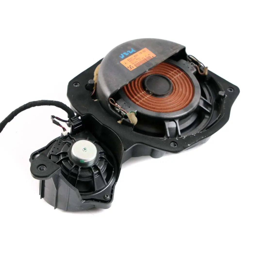 Przedni Prawy Głośnik Dolny LOGIC7 do Mercedes W221 o numerze A2218207802 Mercedes W221 Przedni Prawy Głośnik Dolny LOGIC7 - SKU A2218207802 - Numer Części A2218207802
