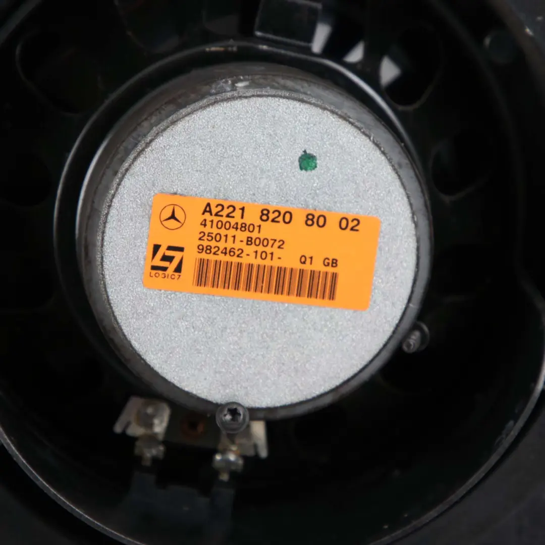 Altoparlante Porta Posteriore Sinistro Destro LOGIC7 per Mercedes W221 con numero di parte A2218208002 Mercedes W221 Altoparlante Porta Posteriore Sinistro Destro LOGIC7 - SKU A2218208002 - Numero di parte A2218208002
