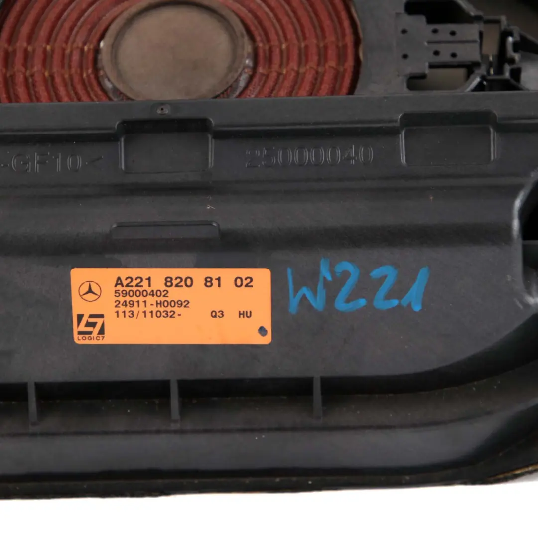 Altavoz Central Trasero LOGIC7 para Mercedes W221 con número de pieza A2218208102 Mercedes W221 Altavoz Central Trasero LOGIC7 - SKU A2218208102 - Número de pieza A2218208102