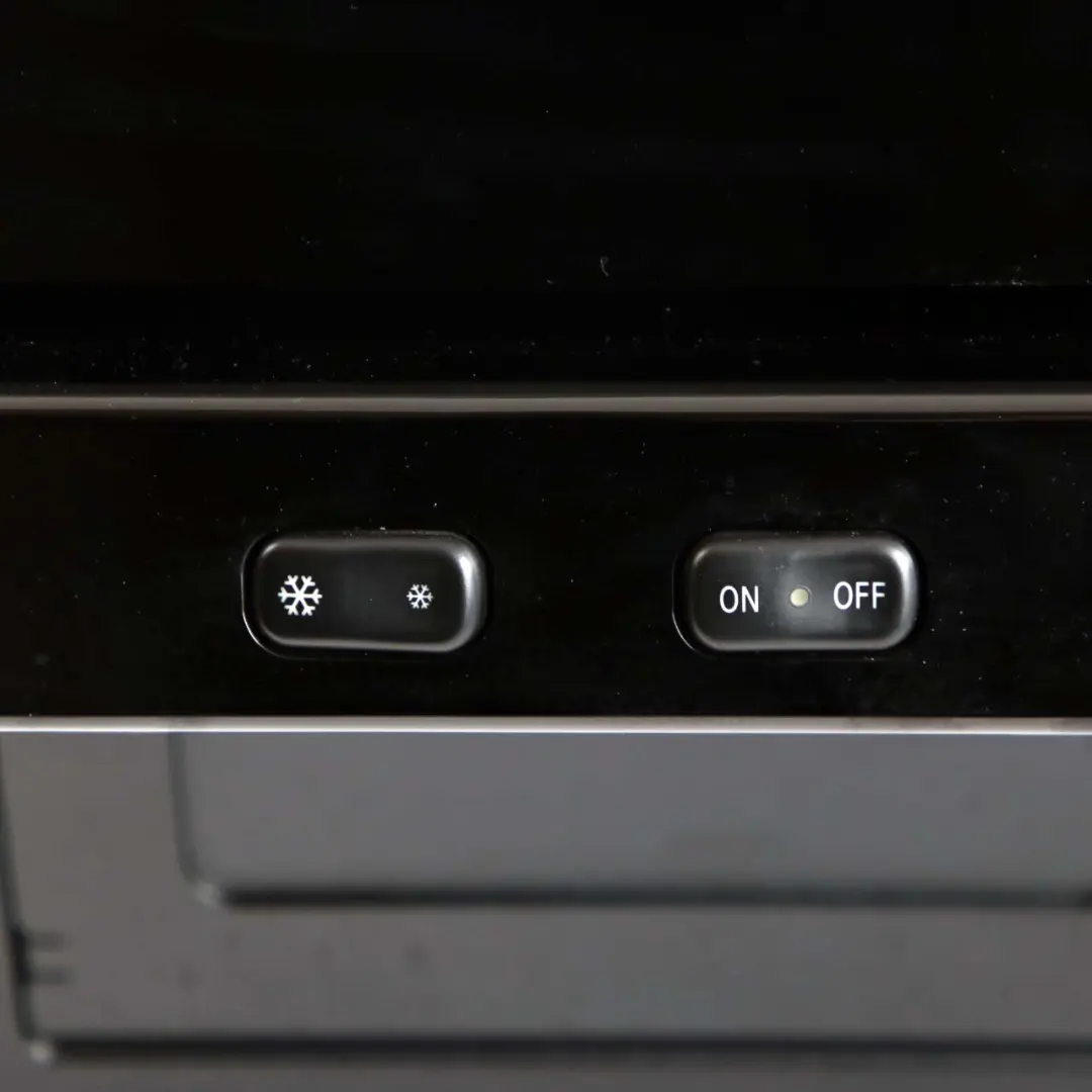 Mercedes-Benz S W221 Rear Seat Bench Refrigerator Fridge Coolbox to with Part number A2218300060 Mercedes-Benz S W221 Rear Seat Bench Refrigerator Fridge Coolbox - SKU A2218300060 - Part number A2218300060