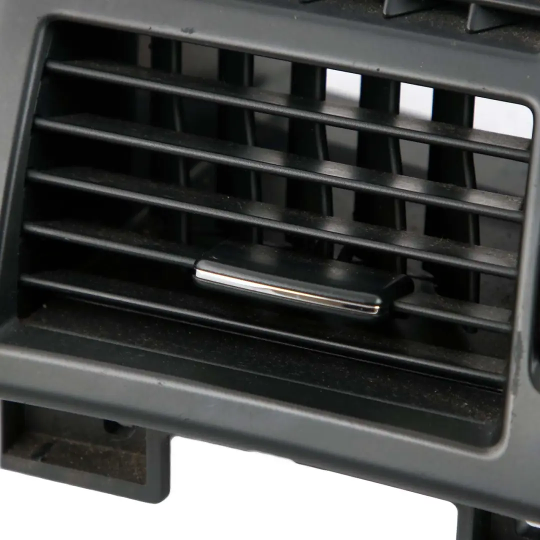 Armaturenbrett vordere Entlüftungsdüse links für Mercedes W221 mit Teilenummer A2218300154 Mercedes W221 Armaturenbrett vordere Entlüftungsdüse links - SKU A2218300154 - Teilenummer A2218300154