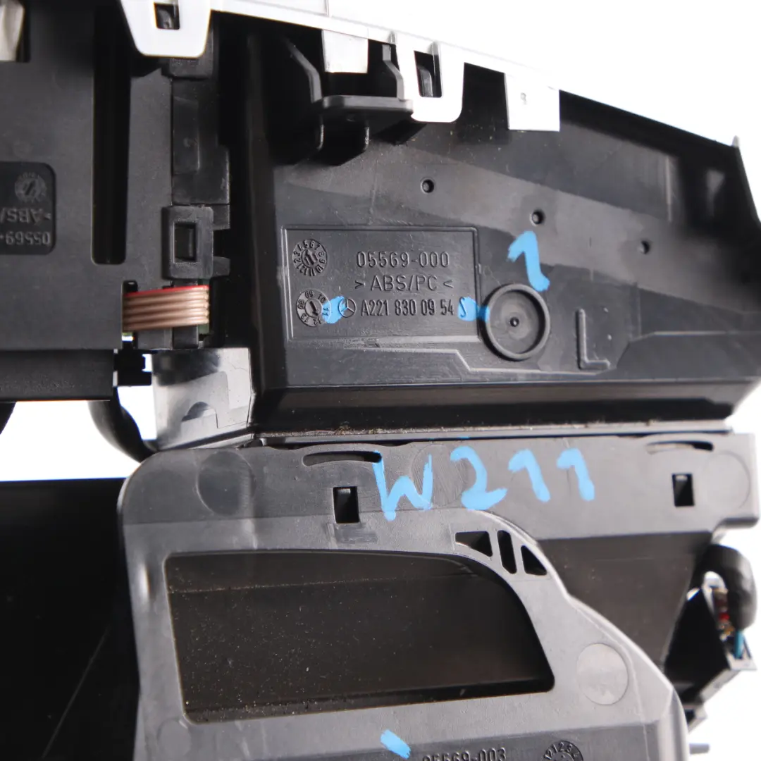 Armaturenbrett Mitte Luft Belüftung Düse Grill A2218300954 für Mercedes W221 mit Teilenummer A2218300554 Mercedes W221 Armaturenbrett Mitte Luft Belüftung Düse Grill A2218300954 - SKU A2218300554-1 - Teilenummer A2218300554