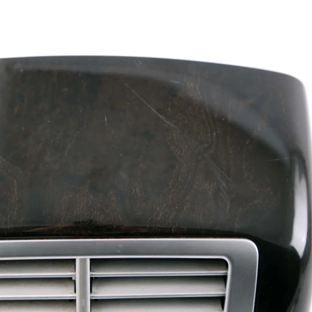 Konsola Środkowa Tylna Kratka Nawiewu Powietrza do Mercedes W221 o numerze A2218301054 Mercedes W221 Konsola Środkowa Tylna Kratka Nawiewu Powietrza - SKU A2218301054 - Numer Części A2218301054