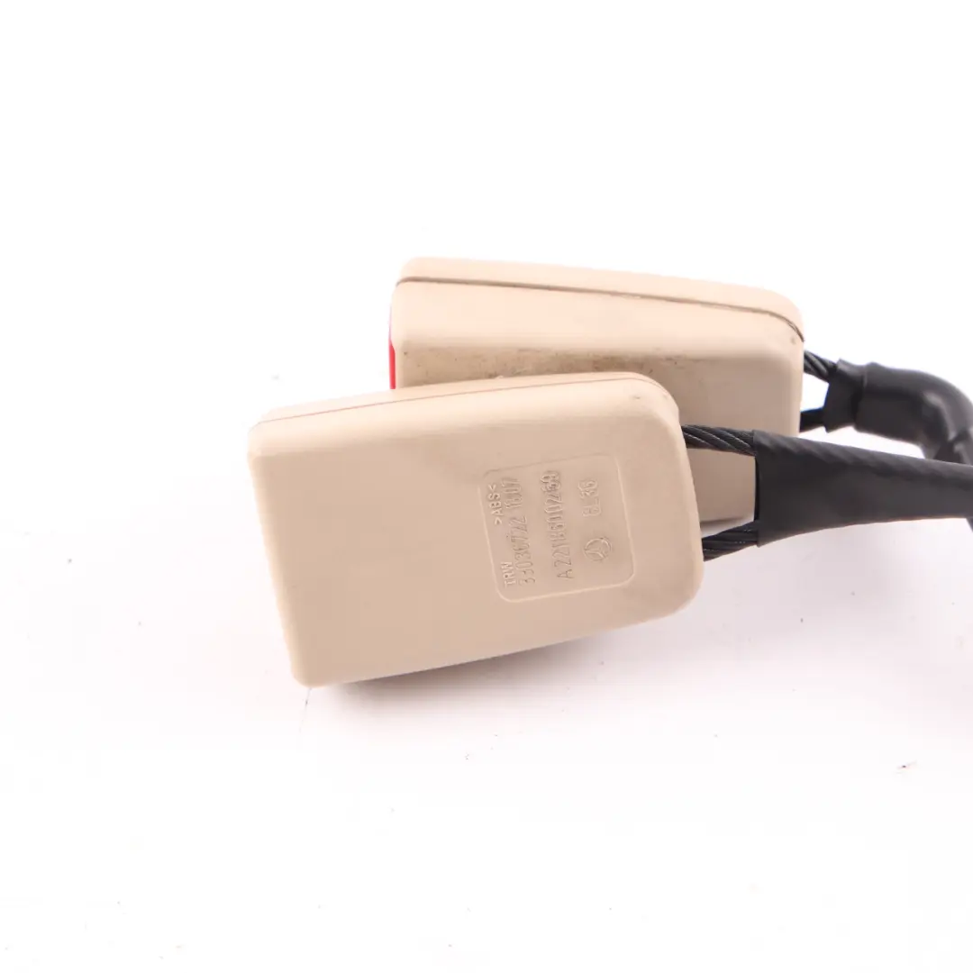 Belt Buckle Rear Middle Centre Right O/S Beige to Mercedes W221 Seat with Part number A2218600269 Mercedes W221 Seat Belt Buckle Rear Middle Centre Right O/S Beige - SKU A2218600269 - Part number A2218600269