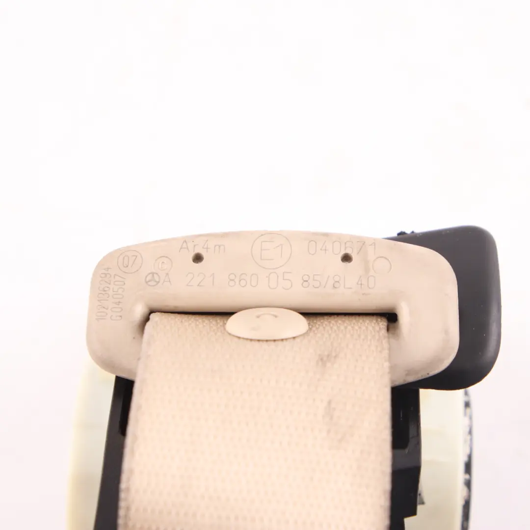 Belt Rear Centre Middle Seatbelt Buckle Beige to Mercedes W221 Seat with Part number A2218600585 Mercedes W221 Seat Belt Rear Centre Middle Seatbelt Buckle Beige - SKU A2218600585 - Part number A2218600585