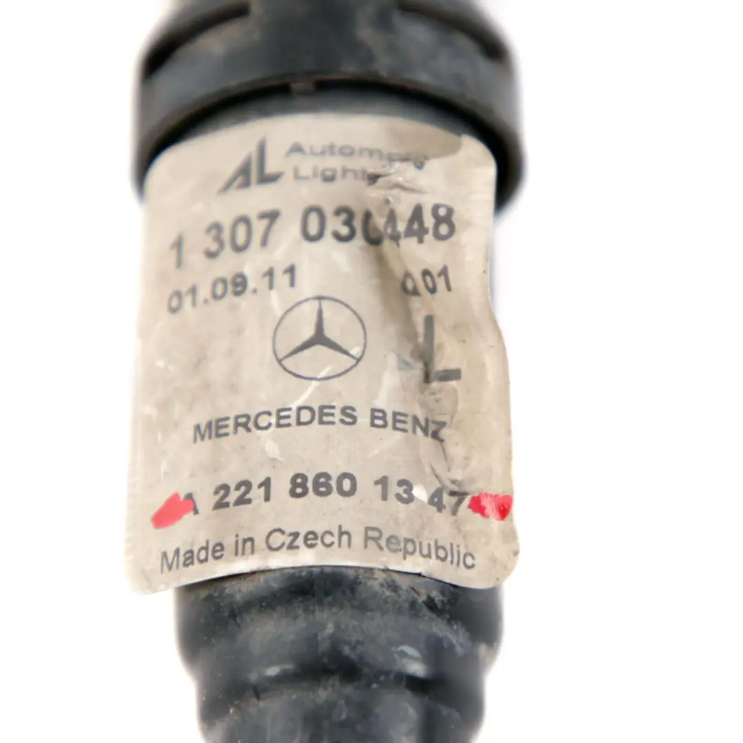 Ugello Lavafari Sinistro per Mercedes W221 con numero di parte A2218601347 Mercedes W221 Ugello Lavafari Sinistro - SKU A2218601347 - Numero di parte A2218601347