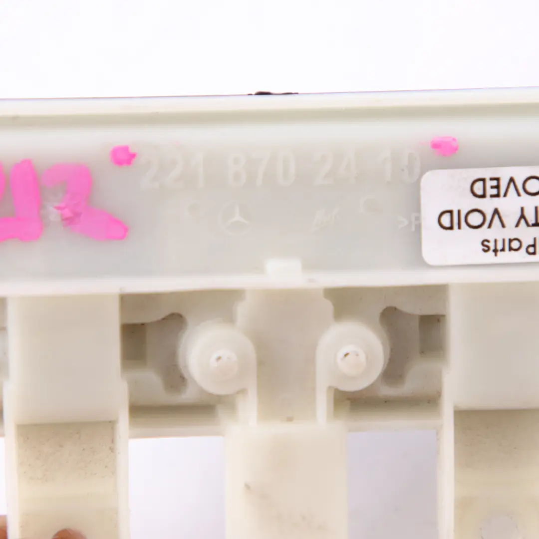 Release Switch Button Bootlid Push to Mercedes W204 W212 Tailgate with Part number A2218702410 Mercedes W204 W212 Tailgate Release Switch Button Bootlid Push - SKU A2218702410 - Part number A2218702410