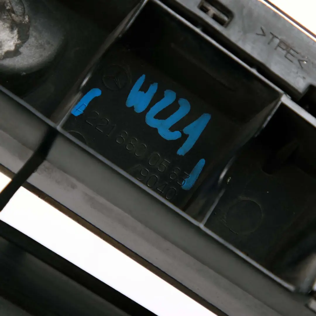 Mercedes-Benz S-Class W221 Front Hood Bonnet Radiator Grille Chrome to with Part number A2218800583 Mercedes-Benz S-Class W221 Front Hood Bonnet Radiator Grille Chrome - SKU A2218800583 - Part number A2218800583