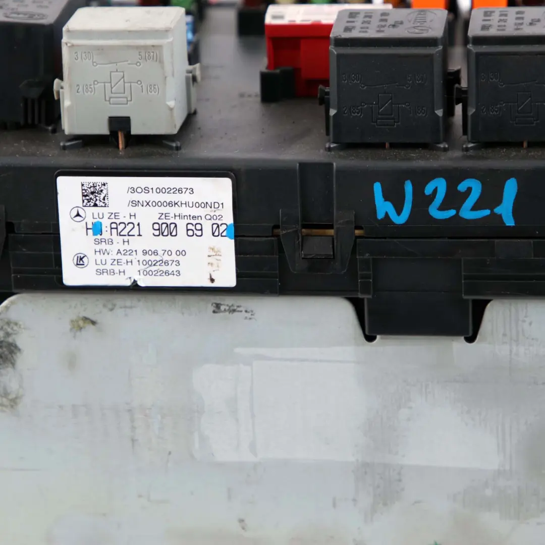Caja De Fusibles Trasera Módulo De Control SAM para Mercedes W221 con número de pieza A2219007202 Mercedes W221 Caja De Fusibles Trasera Módulo De Control SAM - SKU A2219006902 - Número de pieza A2219007202