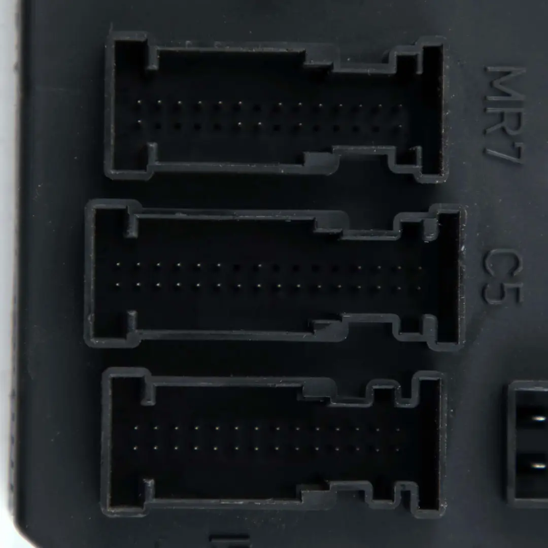 Mercedes-Benz S-Class W221 Front Fuse Box Control Unit Module SAM to with Part number A2219007202 Mercedes-Benz S-Class W221 Front Fuse Box Control Unit Module SAM - SKU A2219007202 - Part number A2219007202