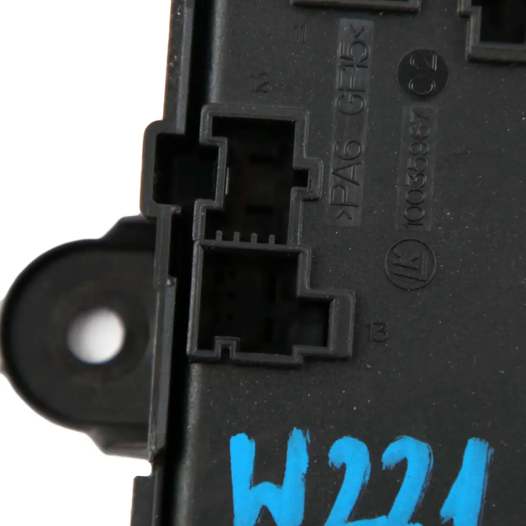 Mercedes-Benz S-Class W221 Rear Door N/O/S Control Unit Module to with Part number A2219009903 Mercedes-Benz S-Class W221 Rear Door N/O/S Control Unit Module - SKU A2219009903 - Part number A2219009903