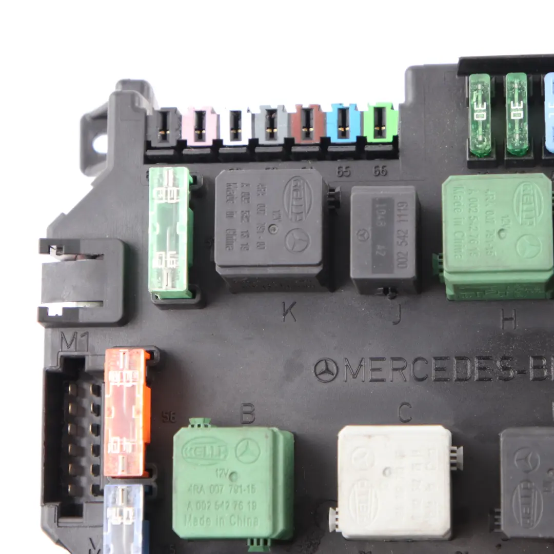 Scatola dei fusibili Unità controllo SAM Modulo relè per Mercedes W221 con numero di parte A2219067200 Mercedes W221 Scatola dei fusibili Unità controllo SAM Modulo relè - SKU A2219067200 - Numero di parte A2219067200