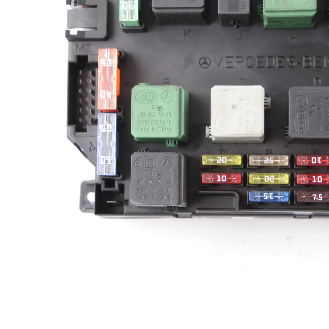 Fuse Box Control Unit SAM Module Relay to Mercedes W221 with Part number A2219067200 Mercedes W221 Fuse Box Control Unit SAM Module Relay - SKU A2219067200 - Part number A2219067200