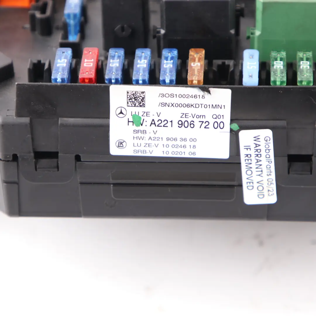 Sicherungskasten Steuergerät SAM Modul Relais für Mercedes W221 mit Teilenummer A2219067200 Mercedes W221 Sicherungskasten Steuergerät SAM Modul Relais - SKU A2219067200 - Teilenummer A2219067200
