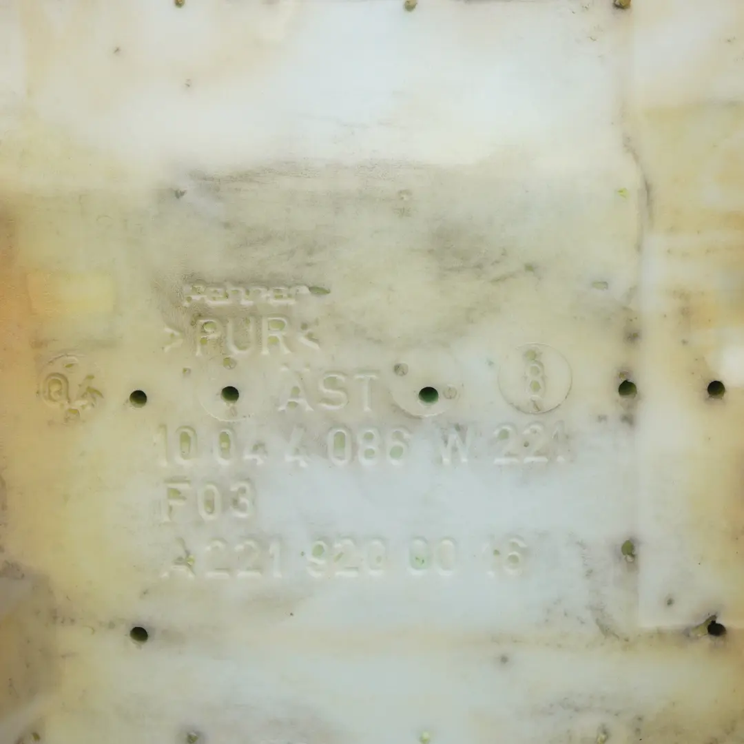 Rücksitz Rückenlehne Abdeckung Armlehne Getränkehalter Leder Beige für Mercedes W221 mit Teilenummer A2219200147 Mercedes W221 Rücksitz Rückenlehne Abdeckung Armlehne Getränkehalter Leder Beige - SKU A2219200147 - Teilenummer A2219200147