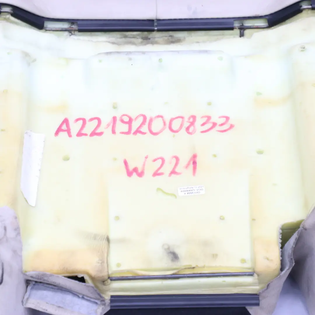 Siège arrière Banquette Recouvrement Canapé Cuir Beige pour Mercedes W221 à propos du numéro de pièce A2219200833 Mercedes W221 Siège arrière Banquette Recouvrement Canapé Cuir Beige - SKU A2219200833 - Numéro de pièce A2219200833