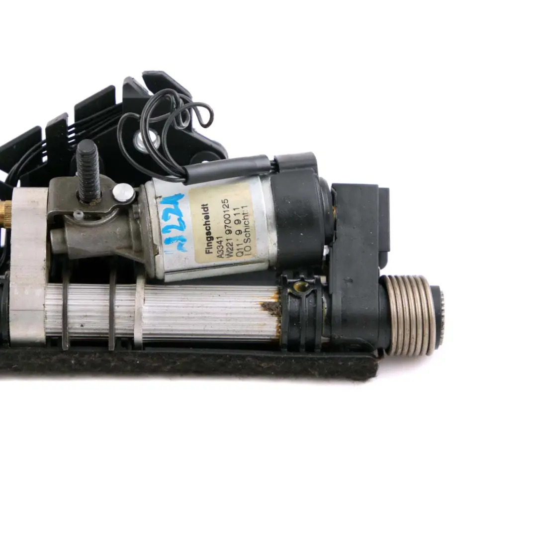 Meccanismo ripiegamento poggiatesta sedile posteriore per Mercedes W221 con numero di parte A2219700125 Mercedes W221 Meccanismo ripiegamento poggiatesta sedile posteriore - SKU A2219700125 - Numero di parte A2219700125