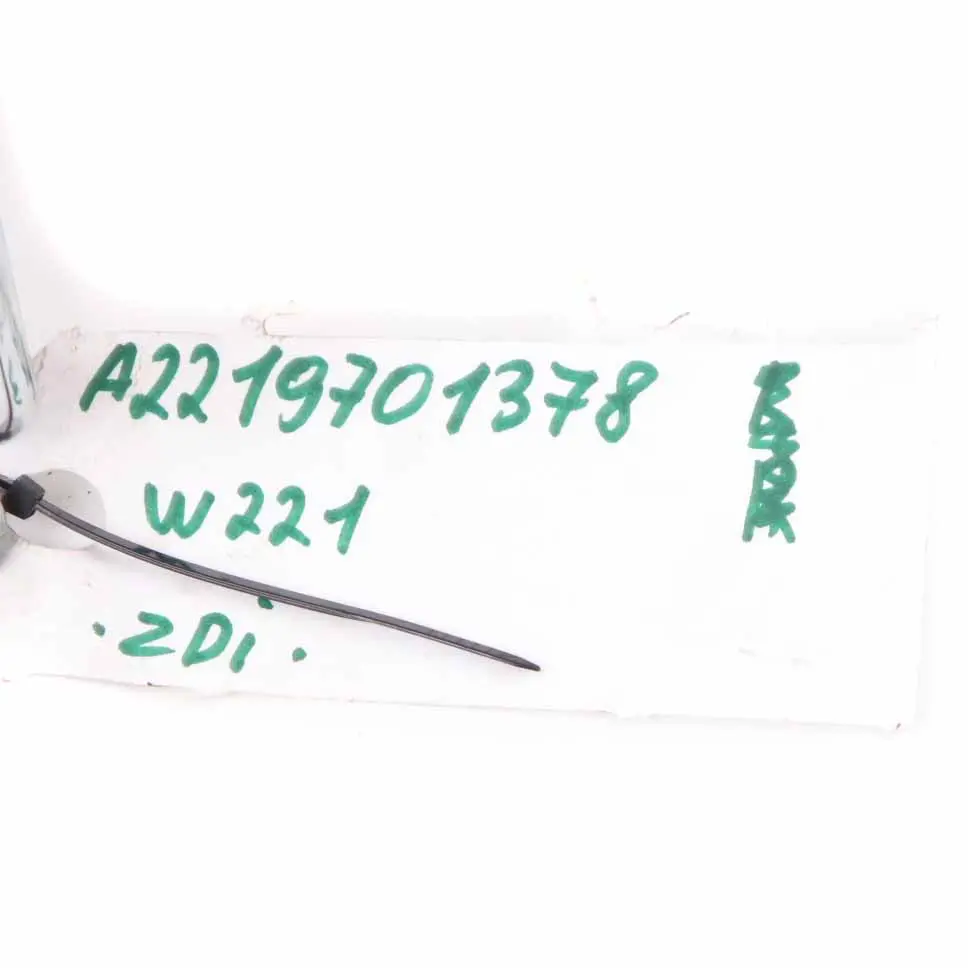 Poggiatesta Sedile Posteriore Sinistro Destro Pelle Beige per Mercedes W221 con numero di parte A2219701378 Mercedes W221 Poggiatesta Sedile Posteriore Sinistro Destro Pelle Beige - SKU A2219701378 - Numero di parte A2219701378