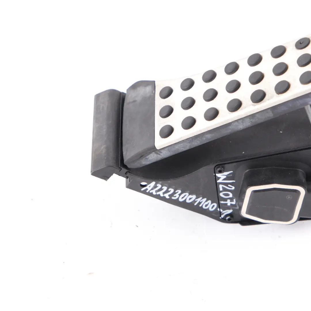 Throttle Pedal Mercedes W204 W207 W212 Accelerator Pedal to with Part number A2223001100 Throttle Pedal Mercedes W204 W207 W212 Accelerator Pedal - SKU A2223001100-1 - Part number A2223001100