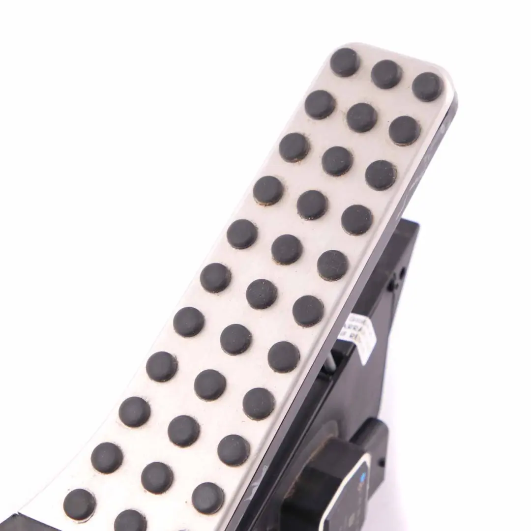 Mercedes-Benz Clase C E W204 W207 W212 Pedal del acelerador para con número de pieza A2223001100 Mercedes-Benz Clase C E W204 W207 W212 Pedal del acelerador - SKU A2223001100 - Número de pieza A2223001100