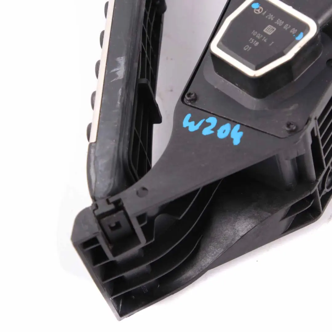 W207 W212 Accelerator Throttle Pedal to Mercedes W204 with Part number A2223001100 Mercedes W204 W207 W212 Accelerator Throttle Pedal - SKU A2223001100 - Part number A2223001100
