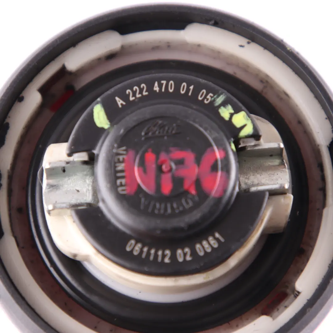 Mercedes W176 W246 Tappo Serbatoio Carburante Diesel Rosso - SKU A2224700105 - Numero di parte A2224700105