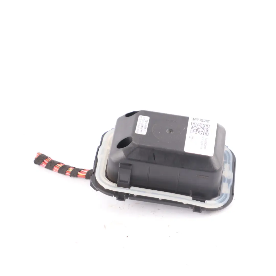  Caja fusibles Mercedes W205 reposapiés pasajero delantero - SKU A2225403150 - Número de pieza A2225403150