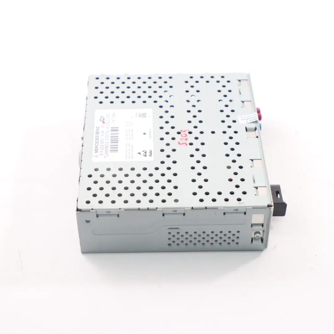 Module Mercedes S205 Trunk Rear Tuner Digital Radio DAB Control Unit to with Part number A2229001408 Module Mercedes S205 Trunk Rear Tuner Digital Radio DAB Control Unit - SKU A2229001408 - Part number A2229001408