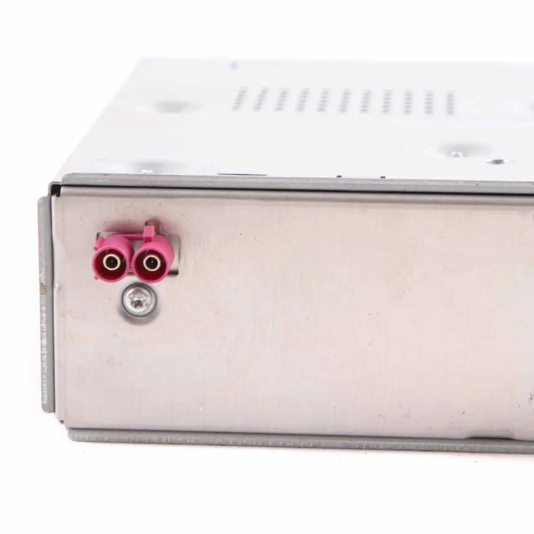 W207 W212 W218 Digital Audio Steuergerät DAB ECE für Mercedes mit Teilenummer A2229002710 Mercedes W207 W212 W218 Digital Audio Steuergerät DAB ECE - SKU A2229002710 - Teilenummer A2229002710