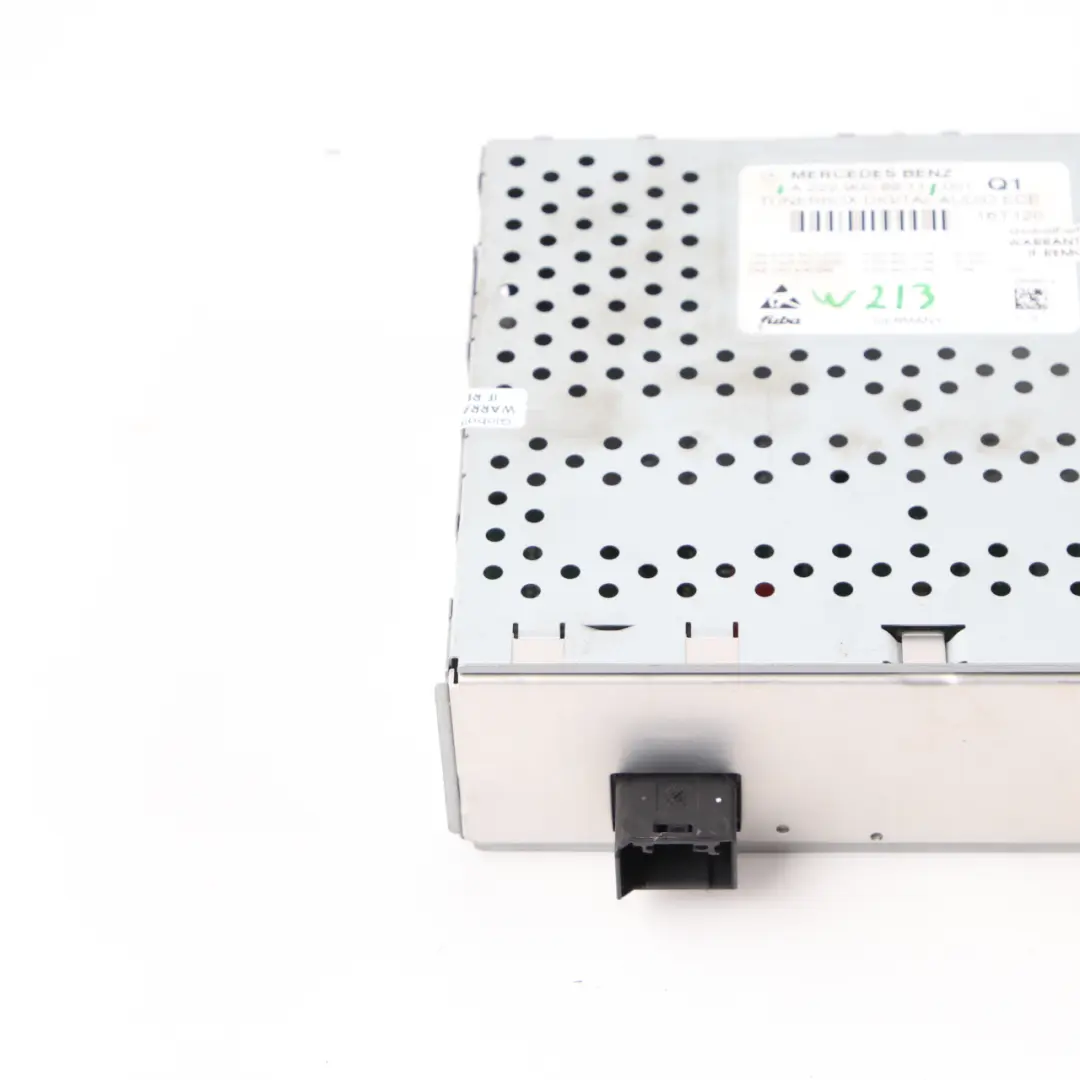 Boîte tuner Mercedes W213 W205 W222 Unité audio numérique DAB ECE pour à propos du numéro de pièce A2229008911 Boîte tuner Mercedes W213 W205 W222 Unité audio numérique DAB ECE - SKU A2229008911-1 - Numéro de pièce A2229008911