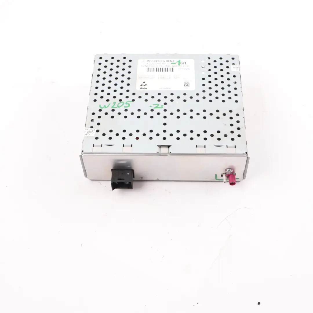Tuner Box Mercedes W213 W205 W222 Digital Audio Steuergerät DAB ECE für mit Teilenummer A2229008911 Tuner Box Mercedes W213 W205 W222 Digital Audio Steuergerät DAB ECE - SKU A2229008911-1 - Teilenummer A2229008911