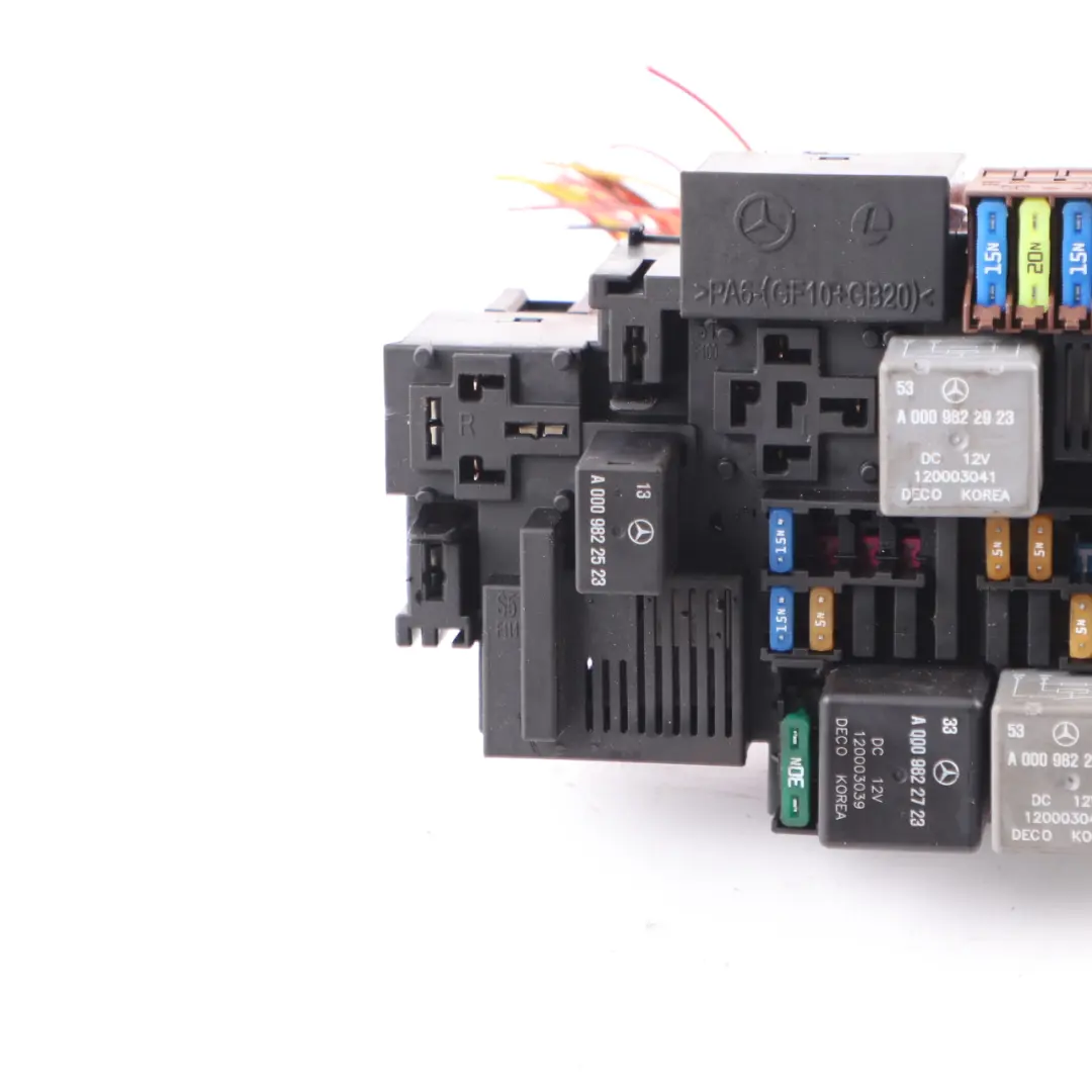 Caja fusibles Mercedes W205 W222 Caja relés eléctricos Módulo Unidad para con número de pieza A2229063202 Caja fusibles Mercedes W205 W222 Caja relés eléctricos Módulo Unidad - SKU A2229063202-1 - Número de pieza A2229063202
