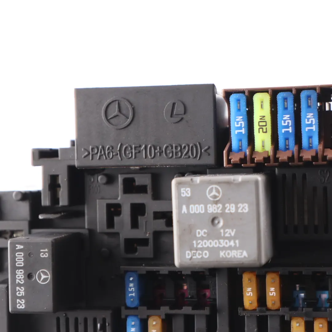 Caja de fusibles Mercedes W205 W222 relés eléctricos Módulo Unidad para con número de pieza A2229063202 Caja de fusibles Mercedes W205 W222 relés eléctricos Módulo Unidad - SKU A2229063202 - Número de pieza A2229063202