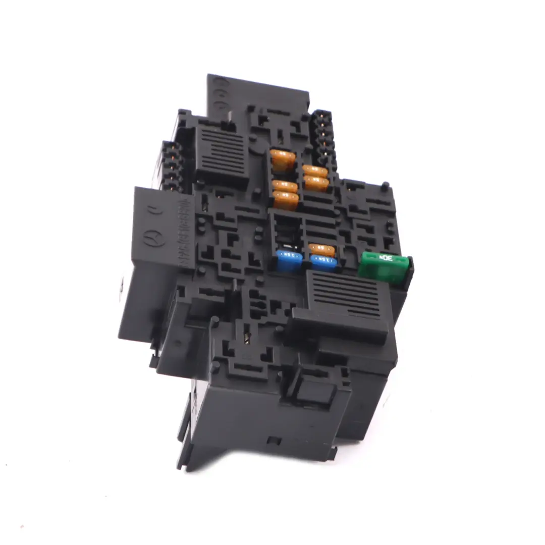 Caja fusibles Mercedes W205 W222 Caja relés eléctricos Módulo Unidad para con número de pieza A2229063701 Caja fusibles Mercedes W205 W222 Caja relés eléctricos Módulo Unidad - SKU A2229063701 - Número de pieza A2229063701