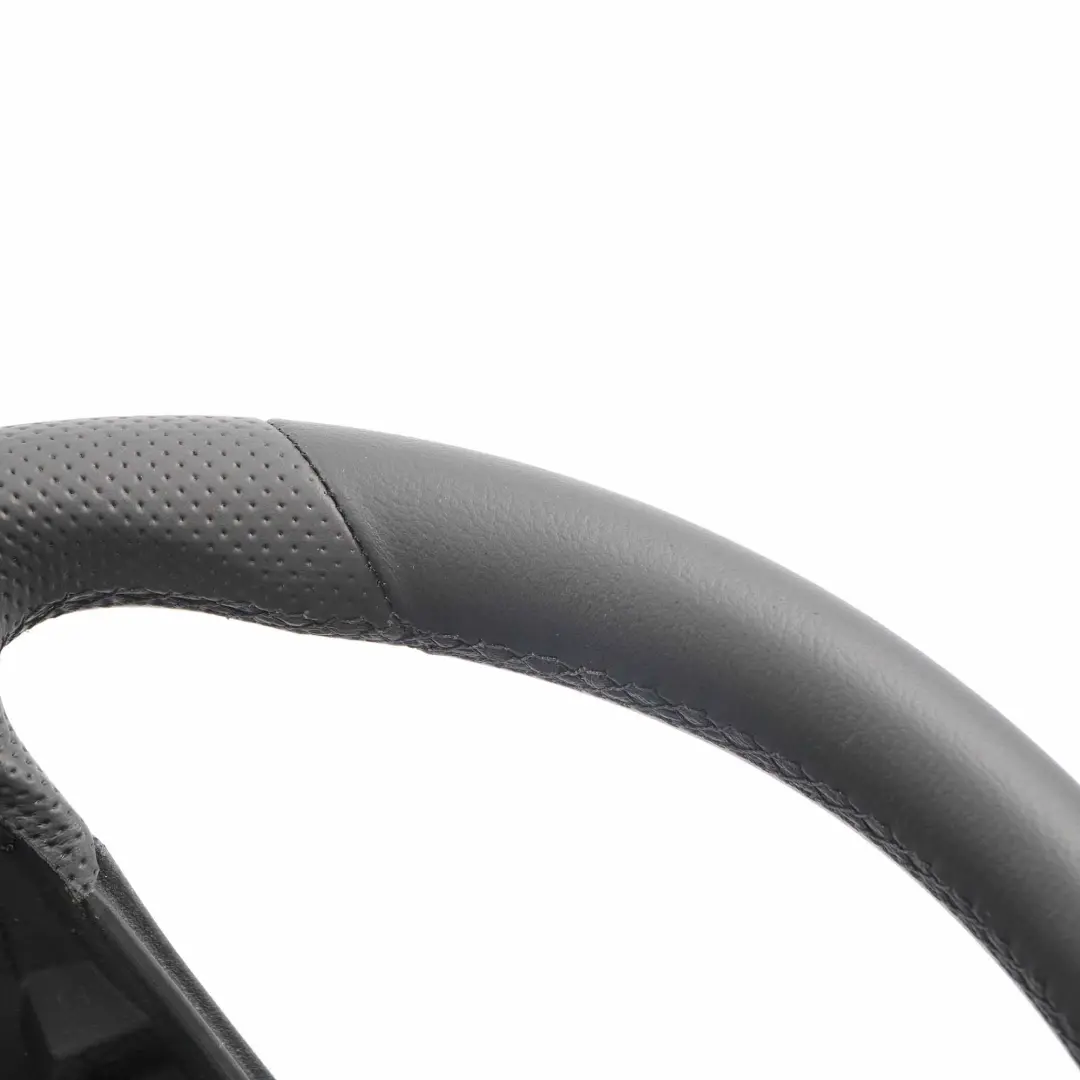 Mercedes-Benz CL203 W203 NUOVO Volante in pelle nera per con numero di parte A2304603076 Mercedes-Benz CL203 W203 NUOVO Volante in pelle nera - SKU A2304603076-1 - Numero di parte A2304603076