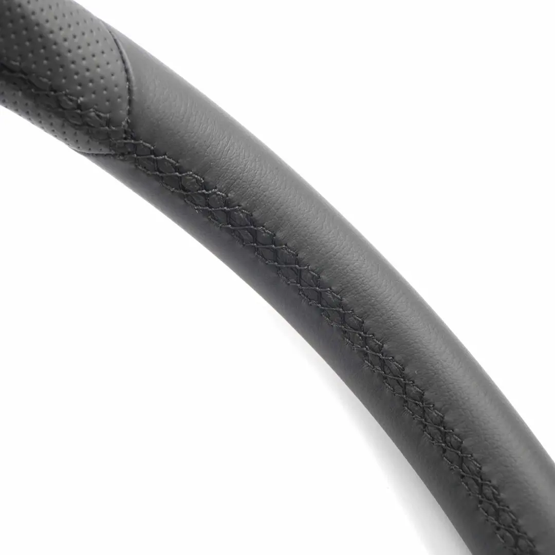 Mercedes-Benz CL203 W203 NOUVEAU Volant en cuir noir pour à propos du numéro de pièce A2304603076 Mercedes-Benz CL203 W203 NOUVEAU Volant en cuir noir - SKU A2304603076-1 - Numéro de pièce A2304603076