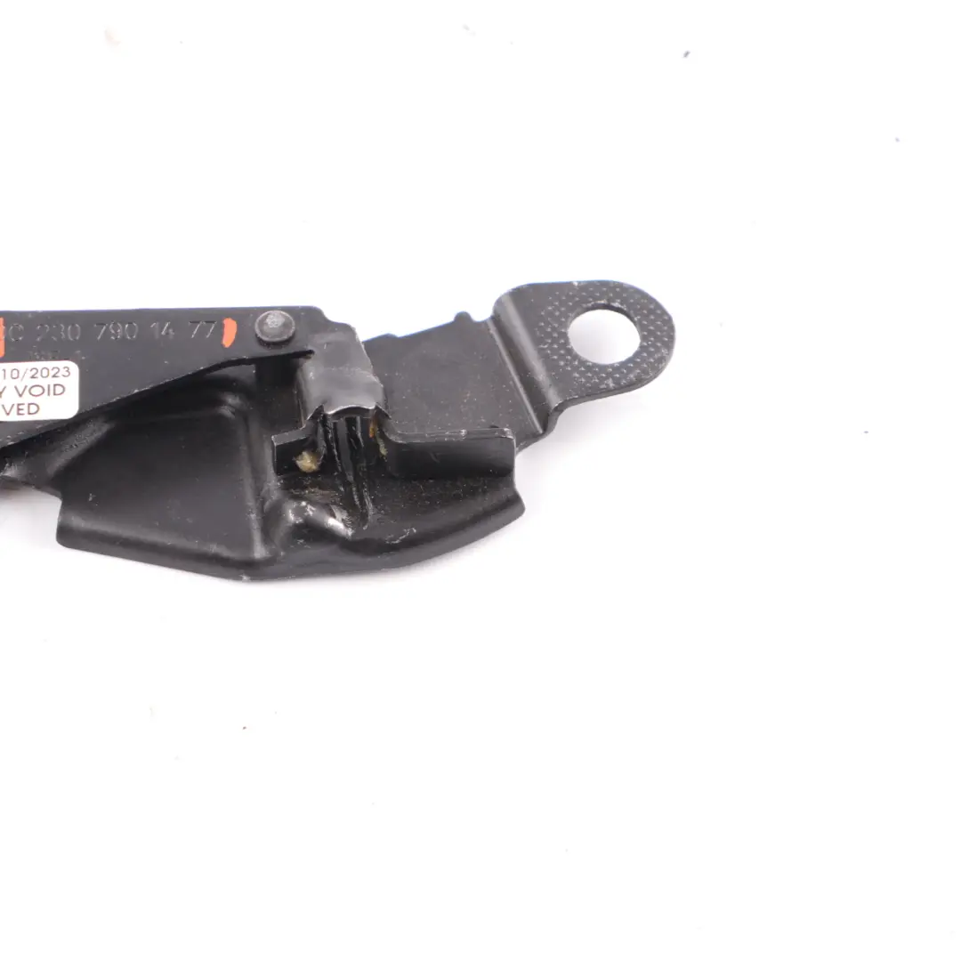 Verrouillage du toit rigide Toit supérieur droit pour Mercedes SLK R171 Cabrio à propos du numéro de pièce A2307901477 Mercedes SLK R171 Cabrio Verrouillage du toit rigide Toit supérieur droit - SKU A2307901477 - Numéro de pièce A2307901477