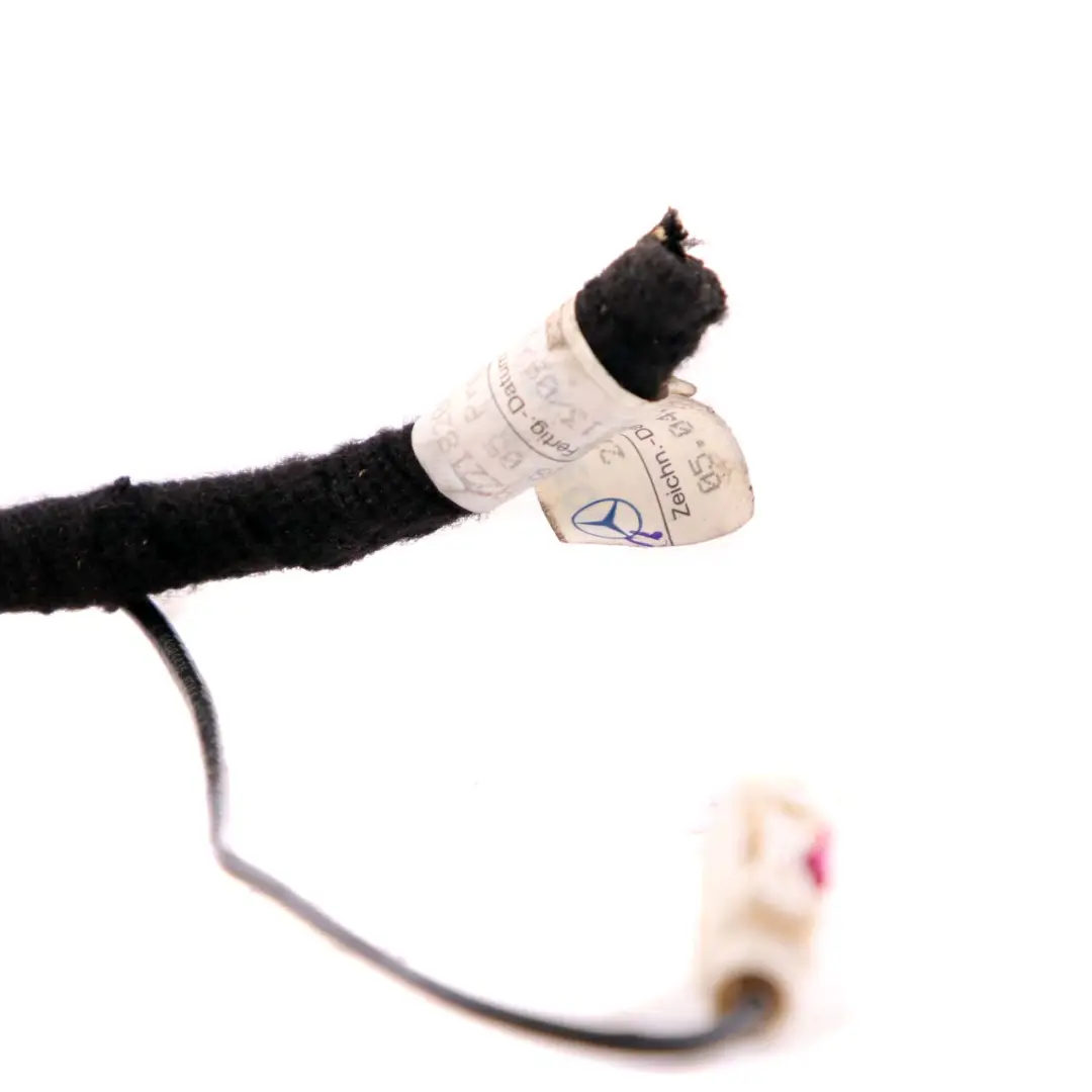 Mercedes-Benz S-Class W221 Armrest Media Interface Cable Wiring Plug to with Part number A2318270026 Mercedes-Benz S-Class W221 Armrest Media Interface Cable Wiring Plug - SKU A2318270026 - Part number A2318270026