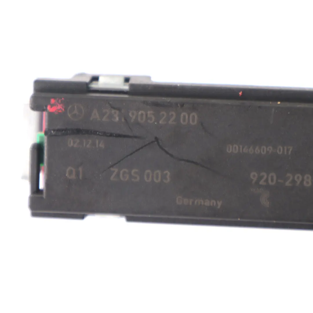 Amplificatore Mercedes W205 Amplificatore antenna pilastro A destro per con numero di parte A2319052200 Amplificatore Mercedes W205 Amplificatore antenna pilastro A destro - SKU A2319052200 - Numero di parte A2319052200