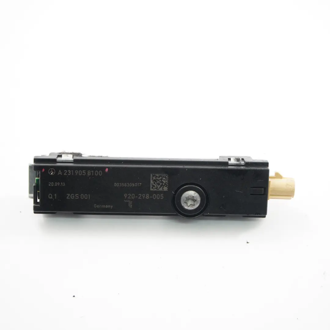Controllo Amplificatore Antenna A2/71 per Mercedes SLK R172 Roadster con numero di parte A2319058100 Mercedes SLK R172 Roadster Controllo Amplificatore Antenna A2/71 - SKU A2319058100 - Numero di parte A2319058100