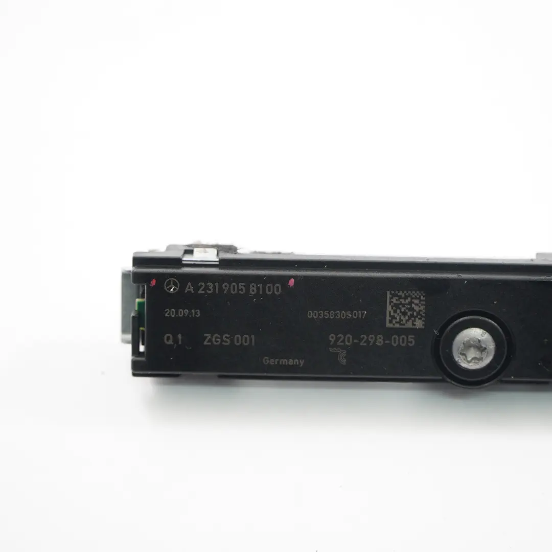 Antenna Amplifier Control Module A2/71 to Mercedes SLK R172 Roadster with Part number A2319058100 Mercedes SLK R172 Roadster Antenna Amplifier Control Module A2/71 - SKU A2319058100 - Part number A2319058100