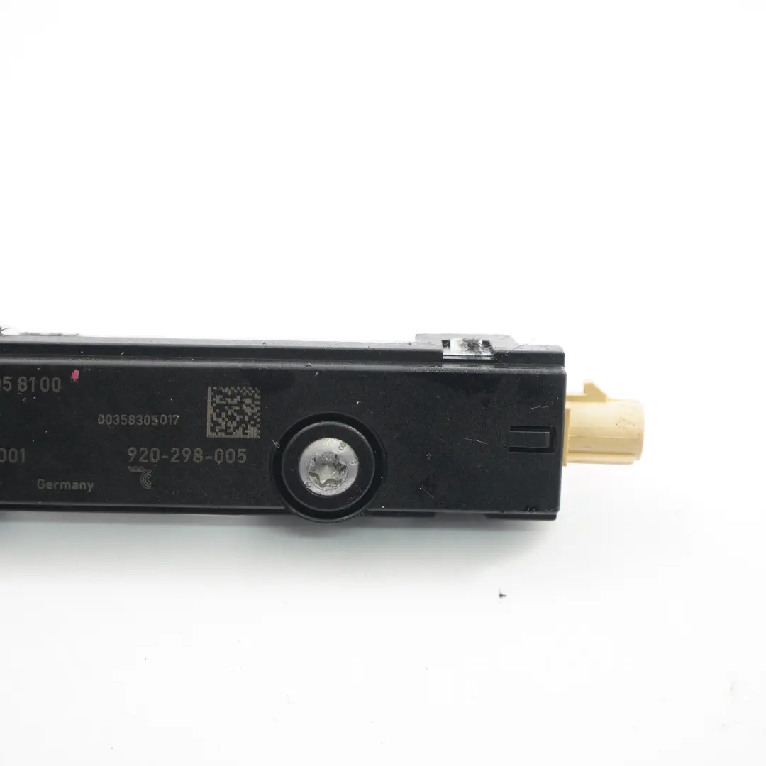 Controllo Amplificatore Antenna A2/71 per Mercedes SLK R172 Roadster con numero di parte A2319058100 Mercedes SLK R172 Roadster Controllo Amplificatore Antenna A2/71 - SKU A2319058100 - Numero di parte A2319058100