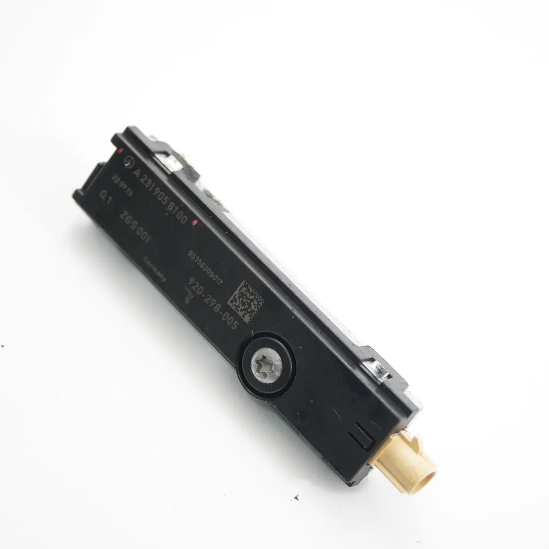 Controllo Amplificatore Antenna A2/71 per Mercedes SLK R172 Roadster con numero di parte A2319058100 Mercedes SLK R172 Roadster Controllo Amplificatore Antenna A2/71 - SKU A2319058100 - Numero di parte A2319058100