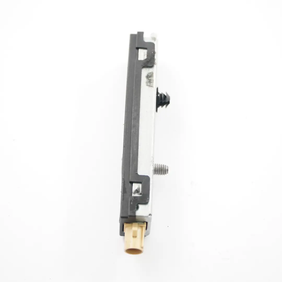 Controllo Amplificatore Antenna A2/71 per Mercedes SLK R172 Roadster con numero di parte A2319058100 Mercedes SLK R172 Roadster Controllo Amplificatore Antenna A2/71 - SKU A2319058100 - Numero di parte A2319058100
