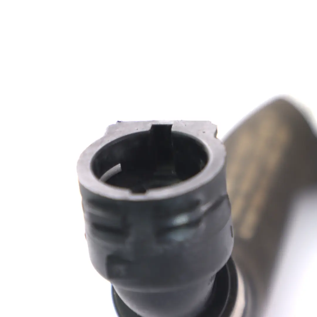 Tuyau refroidissement Mercedes W213 C238 Pompe à eau vers radiateur pour à propos du numéro de pièce A2385010601 Tuyau refroidissement Mercedes W213 C238 Pompe à eau vers radiateur - SKU A2385010601 - Numéro de pièce A2385010601