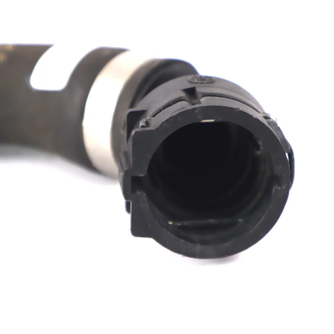 Tubo refrigerante Mercedes W213 C238 Pompa dell'acqua al radiatore per con numero di parte A2385010601 Tubo refrigerante Mercedes W213 C238 Pompa dell'acqua al radiatore - SKU A2385010601 - Numero di parte A2385010601