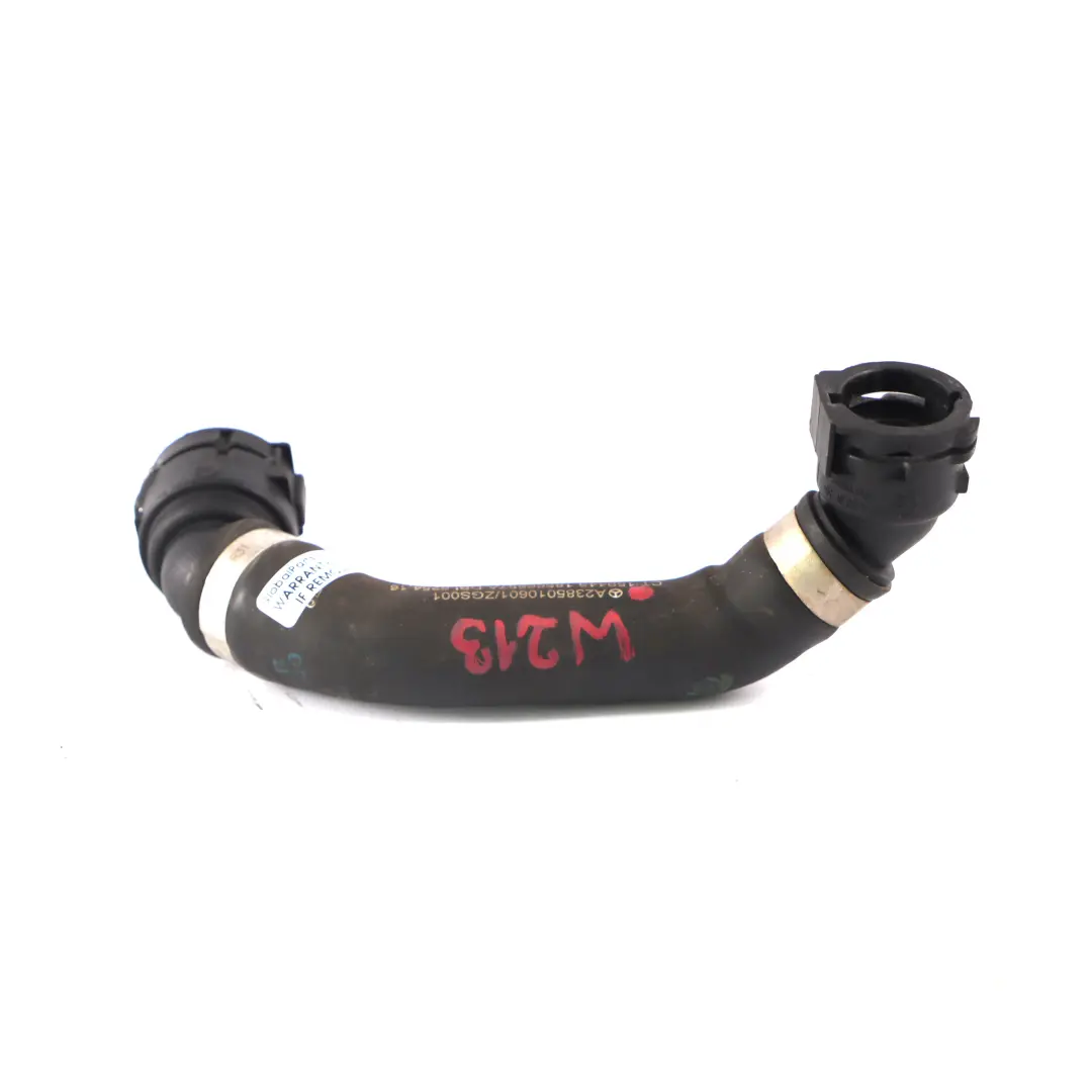 Wąż Płynu Chłodzącego Pompy Wody - Chłodnicy do Mercedes W213 C238 o numerze A2385010601 Mercedes W213 C238 Wąż Płynu Chłodzącego Pompy Wody - Chłodnicy - SKU A2385010601 - Numer Części A2385010601